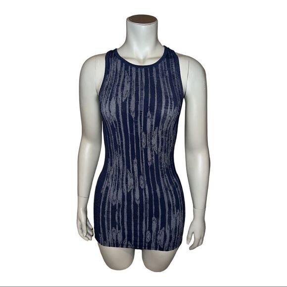 Athleta Women's Blue Stretch Striped Tank Top Extra Small EUC - Picture 1 of 5
